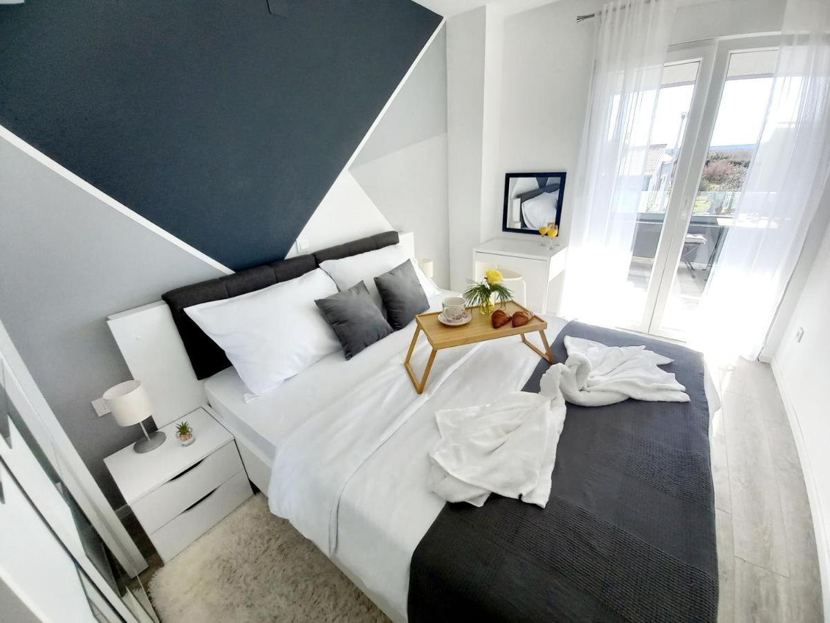 Villa Tia With Heated Pool & Jacuzzi Murvica  Exterior foto